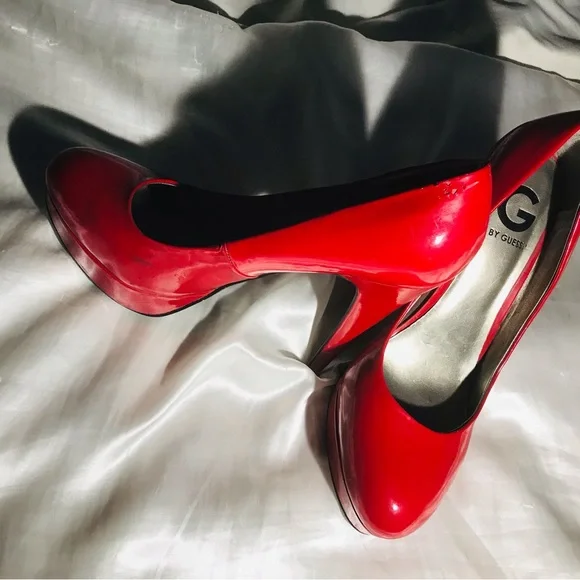 COPY - Red G by Guess Red patent leather platform pumps size 9.5.M .used good c… - Picture 3 of 17